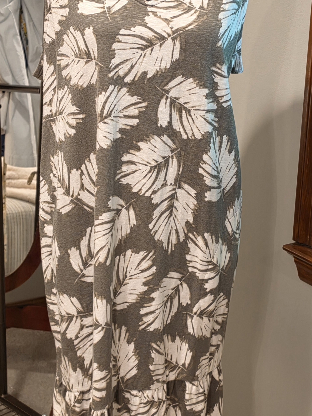 J. Jill Green And Cream Flounced-Hem Double V-Neck Knit Dress